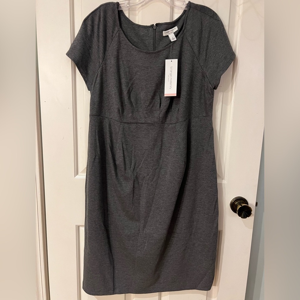 Maternity dress size large, brand new.